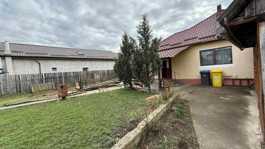 Casă cu 3 camere în Beclean