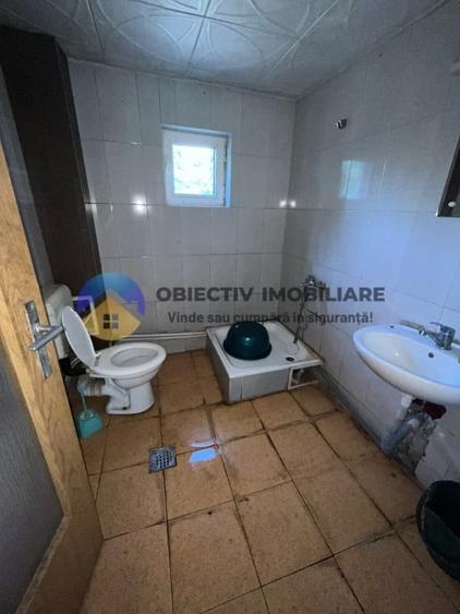 Casă cu 5 camere cu Canalizare în Săvinești