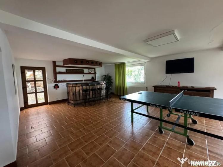 Casă cu 7 camere cu Teren 2500 Mp în Sucevița