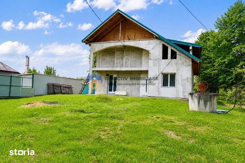 Casă cu 3 camere cu Teren 1235 Mp în Borlești