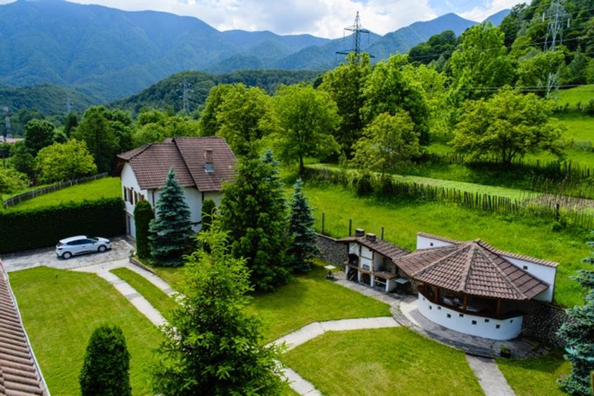 Casă individuală cu 22 camere cu Teren 5000 Mp în Malaia