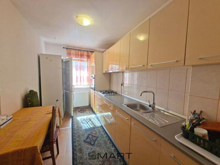Apartament cu 3 camere decomandat în Calea Dumbrăvii