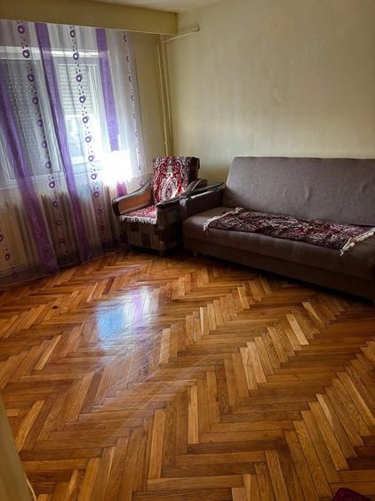 Apartament cu 2 camere semidecomandat în Gojdu