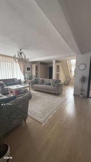 Casă cu 4 camere cu Teren 433 Mp în Central