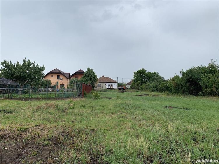 Teren de 4582 mp, în Gai