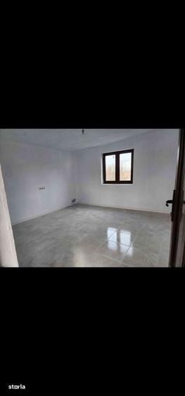 Casă cu 4 camere în Călugăru