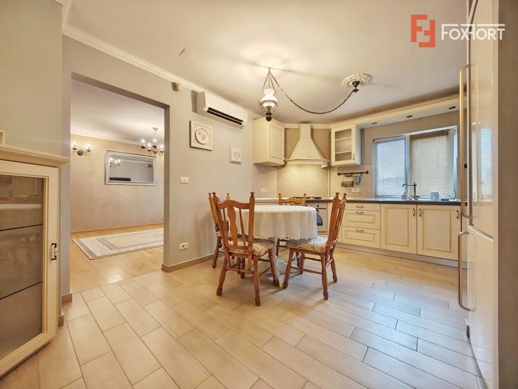 Apartament cu 3 camere decomandat, mobilat în Girocului
