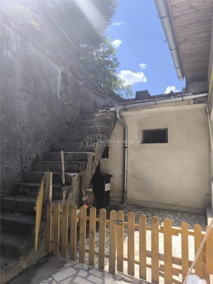 Casă cu 5 camere cu Teren 565 Mp în Central