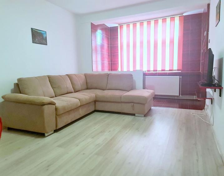 Apartament cu 2 camere semidecomandat, mobilat în Micro 16