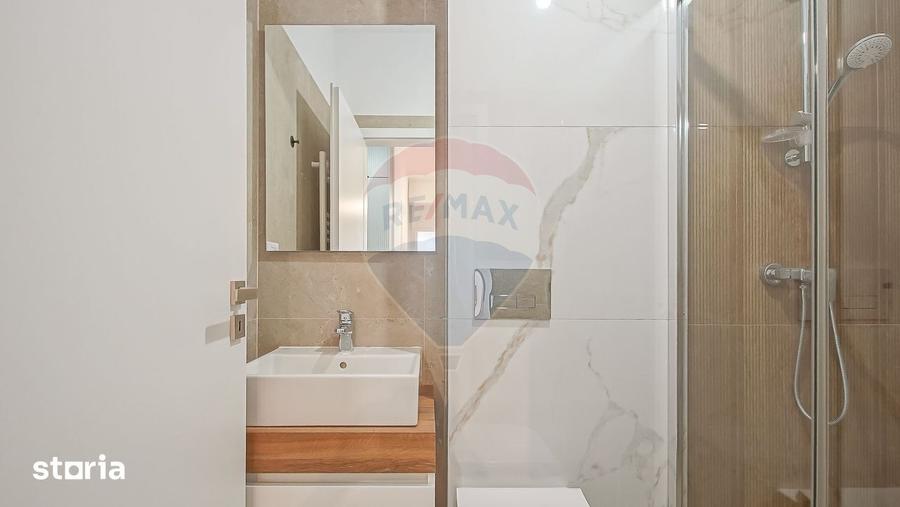 Apartament cu 3 camere, mobilat în Tractorul