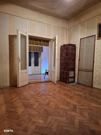 Casă cu 2 camere cu Teren 414 Mp în Central