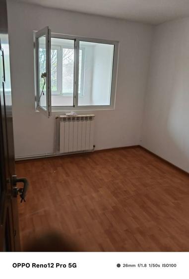 Apartament cu 4 camere semidecomandat în Central