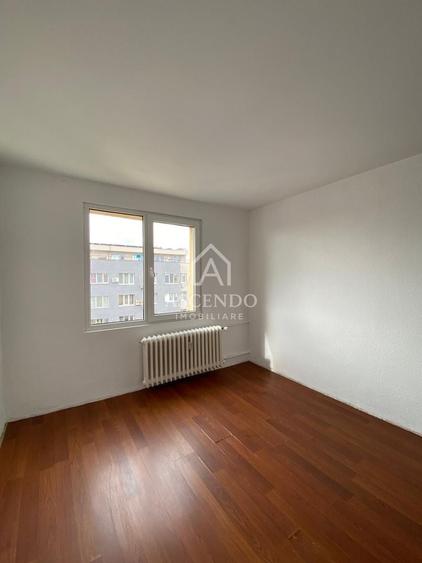 Apartament cu 2 camere decomandat în 1 Decembrie 1918
