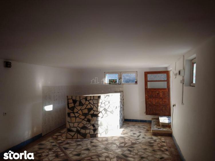Casă cu Teren 2500 Mp în Secăria