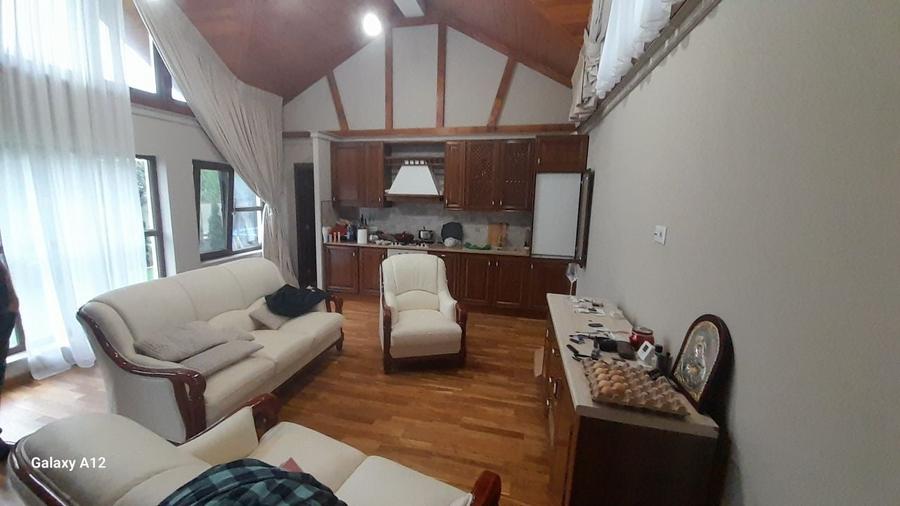 Casă cu 4 camere cu Teren 388 Mp în Central