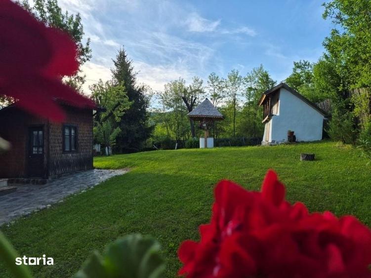 Casă cu 3 camere cu Teren 2250 Mp în Cerașu