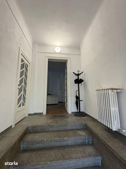 Casă cu 9 camere cu Teren 300 Mp în Eminescu