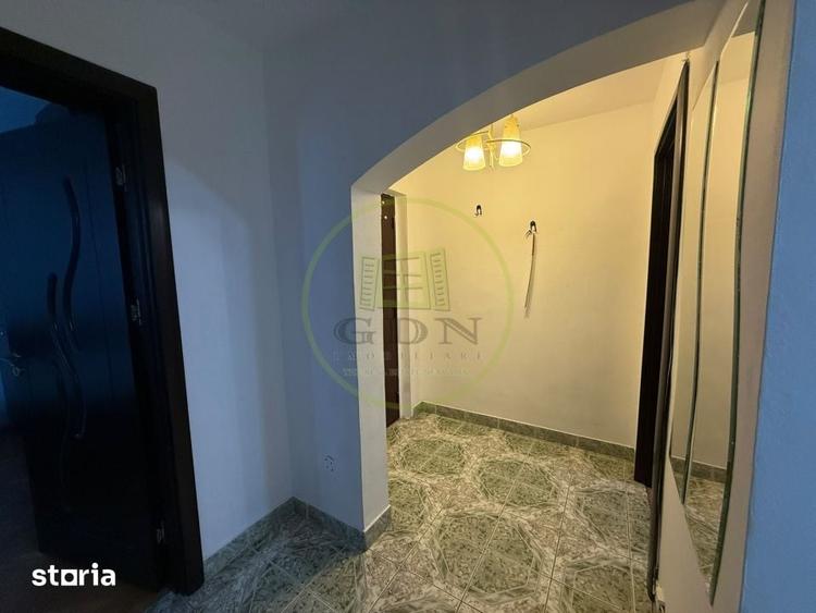 Apartament cu 3 camere decomandat în Calea București