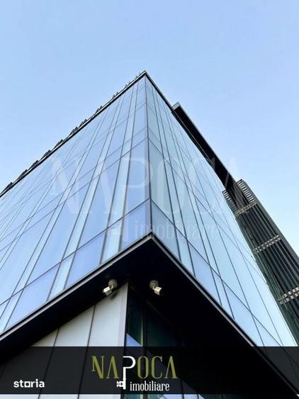 Spațiu comercial, de 3,894 mp, în Est