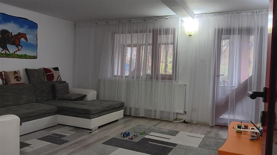 Casă individuală cu 5 camere cu Canalizare în Bârnova