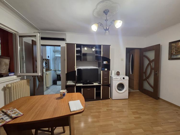 Apartament cu 2 camere semidecomandat, mobilat în Alexandru cel Bun