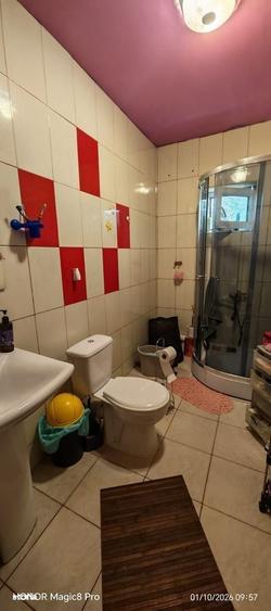 Casă cu 3 camere decomandat în Cristești