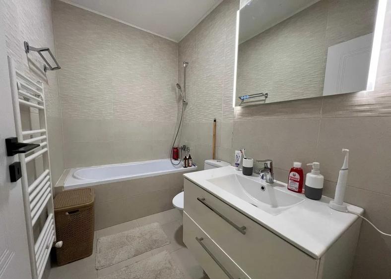 Garsonieră decomandată în Între Lacuri