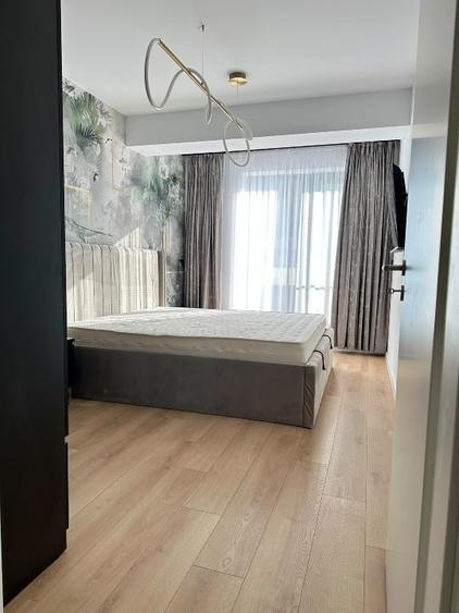 Apartament cu 2 camere decomandat, mobilat în Tractorul