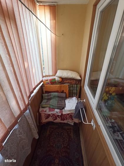 Apartament cu 2 camere semidecomandat în Craiovei