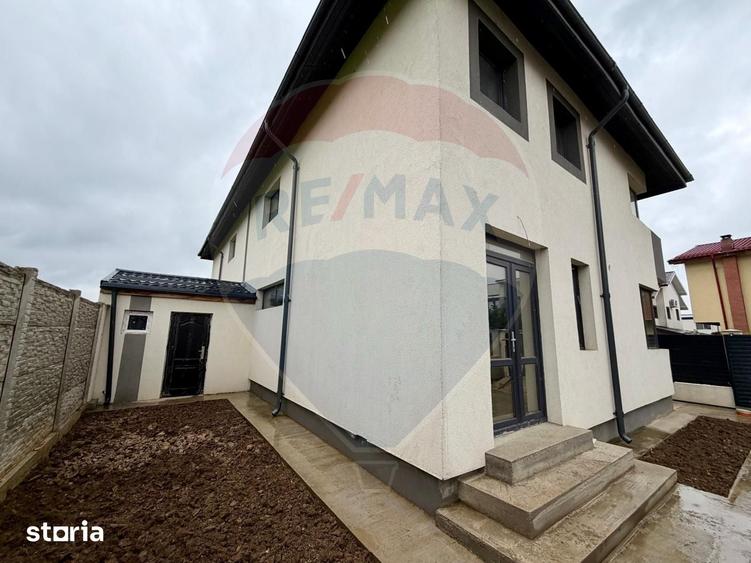 Casă cu 4 camere cu Teren 200 Mp în Central