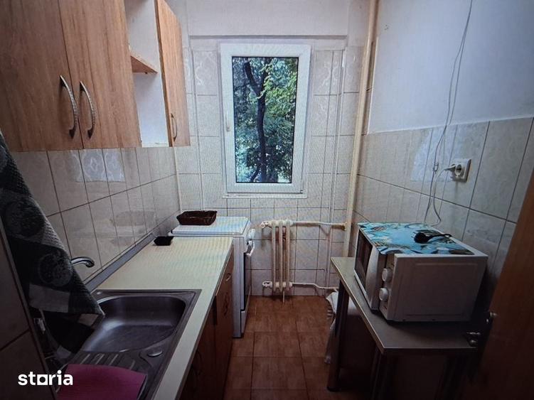 Apartament cu 2 camere decomandat în Tei