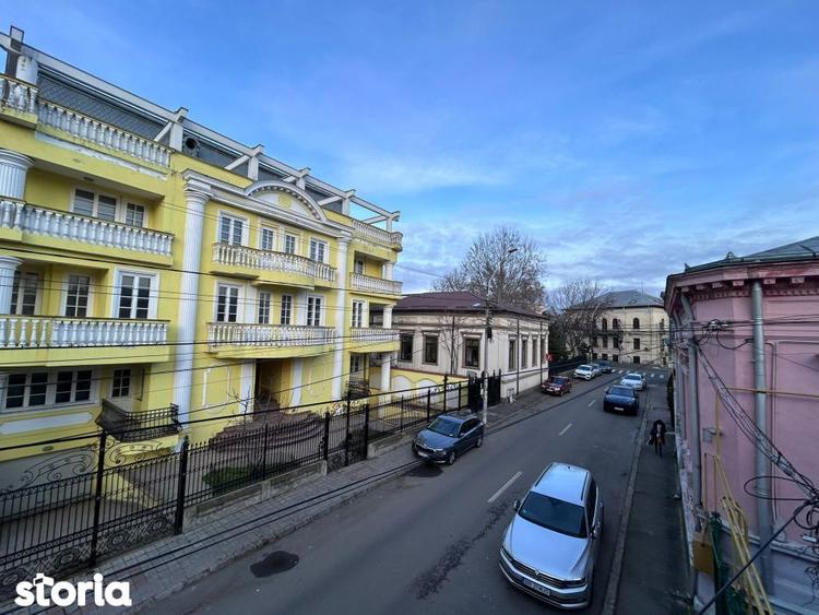 Casă cu 4 camere cu Teren 160 Mp în Școlilor