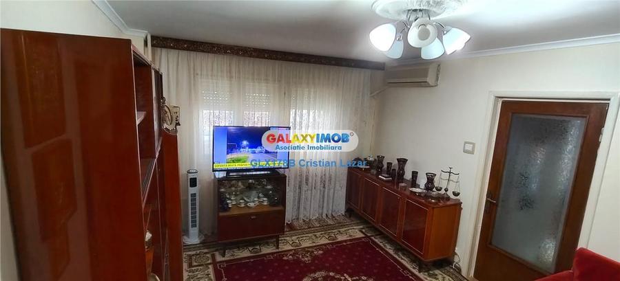 Apartament cu 4 camere semidecomandat în Crângași