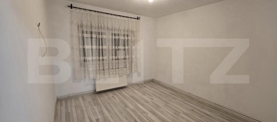 Apartament cu 3 camere decomandat, mobilat în Micro 17