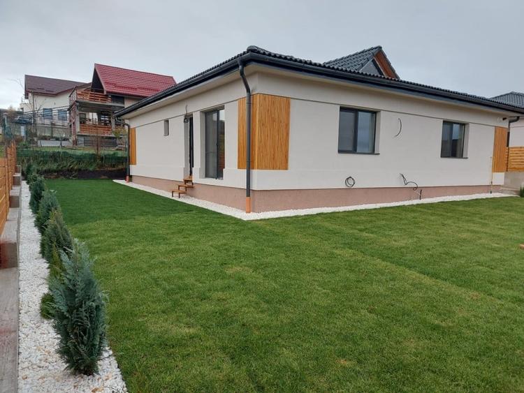 Casă individuală cu 4 camere cu Teren 500 Mp în Corușu