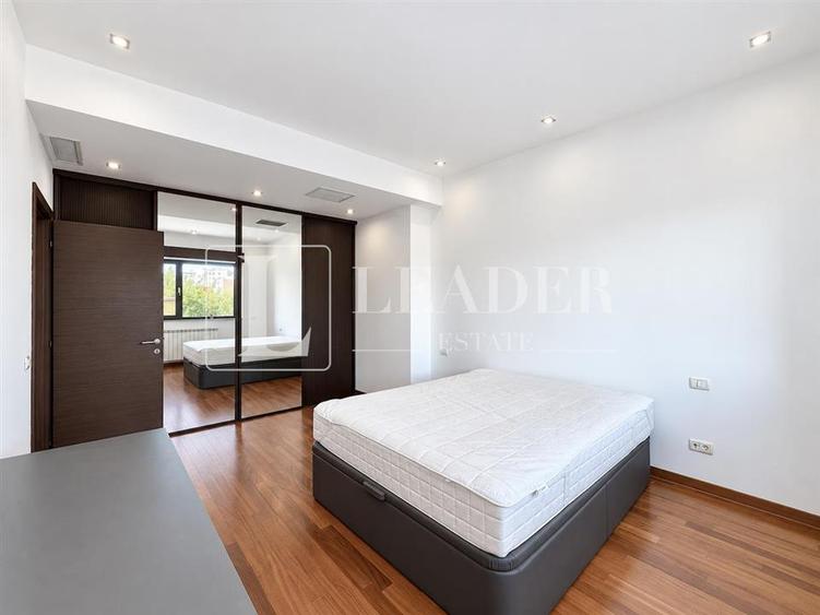 Apartament cu 4 camere decomandat, mobilat în Dorobanți
