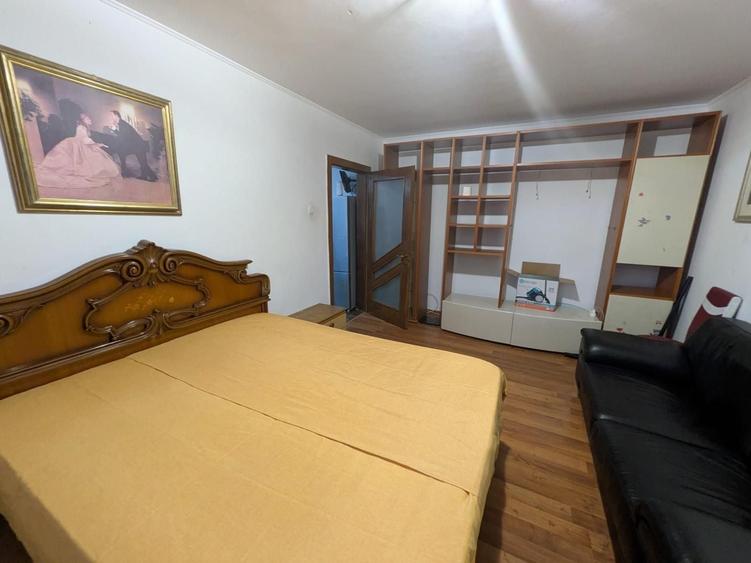 Apartament cu 2 camere decomandat în Precista