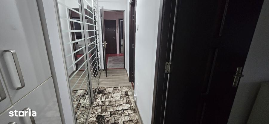 Apartament cu 3 camere decomandat în Micro 3