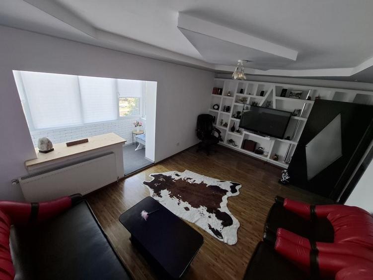 Apartament cu 3 camere decomandat în Tineretului