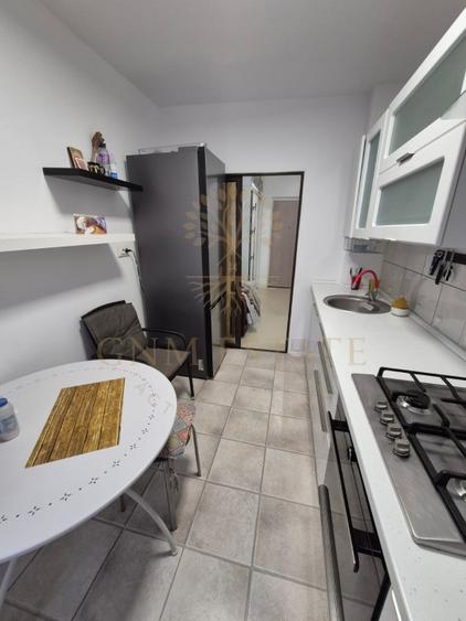 2 Camere Et.7/10 Decomandat An constructie 1980 Metrou Gorjului - 5