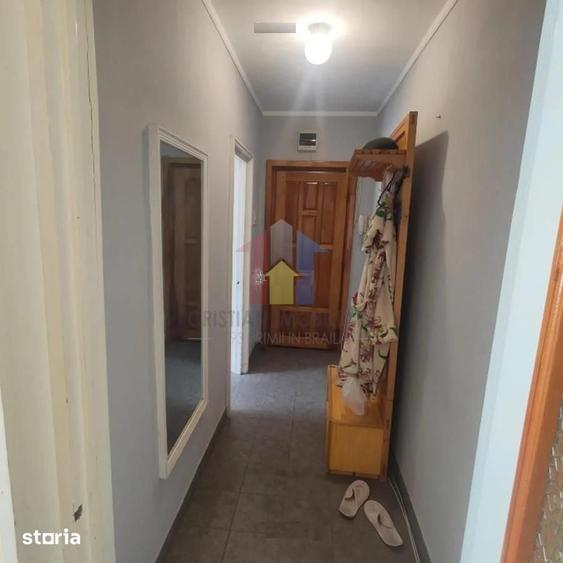 Apartament cu 3 camere în Viziru 1