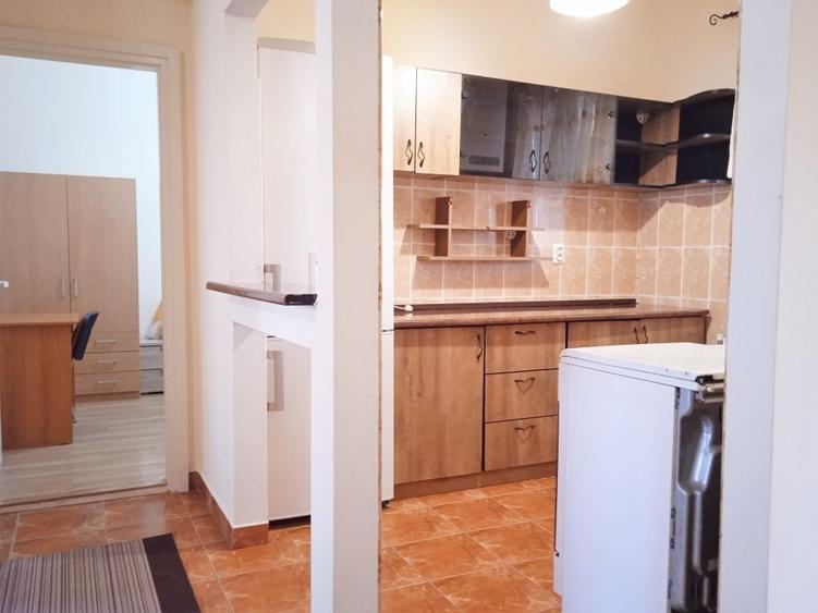 Apartament cu 3 camere semidecomandat în Șelimbăr