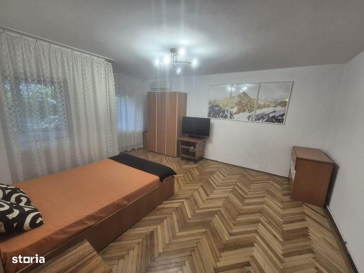 Garsonieră decomandată în Drumul Sării