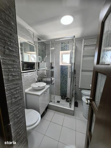Apartament cu 4 camere decomandat, mobilat în Central