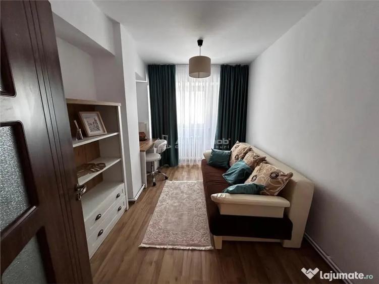 Apartament cu 3 camere decomandat în Central
