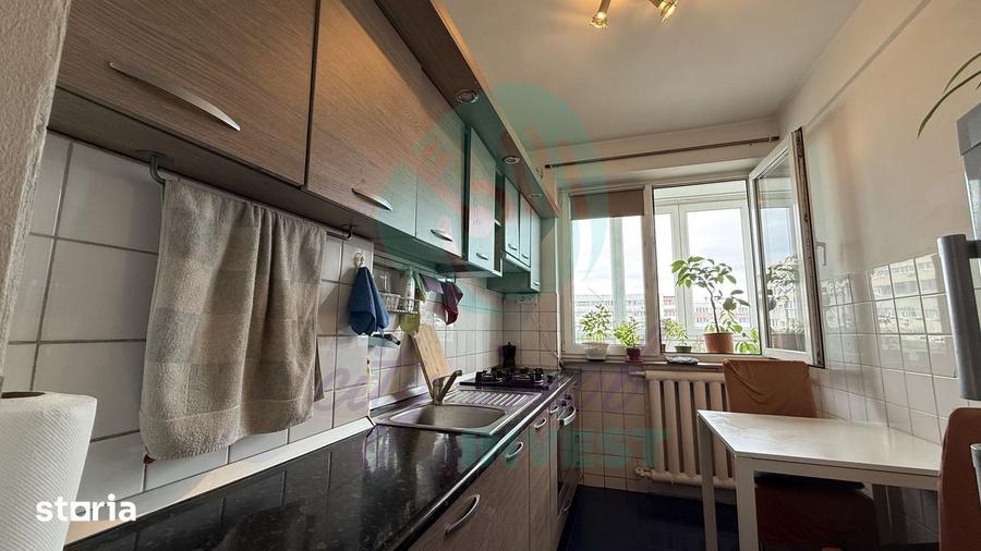 Apartament cu 3 camere semidecomandat, mobilat în Pantelimon