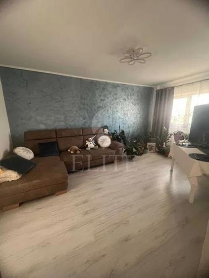 Apartament cu 3 camere decomandat în Mărăști