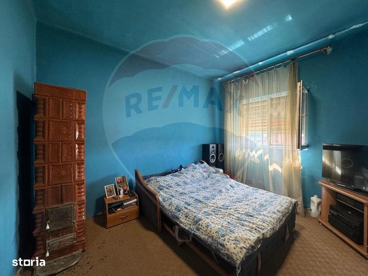 Casă cu 4 camere cu Teren 450 Mp în Șega