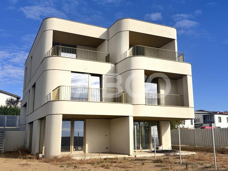 Duplex cu 5 camere cu Canalizare în Iris