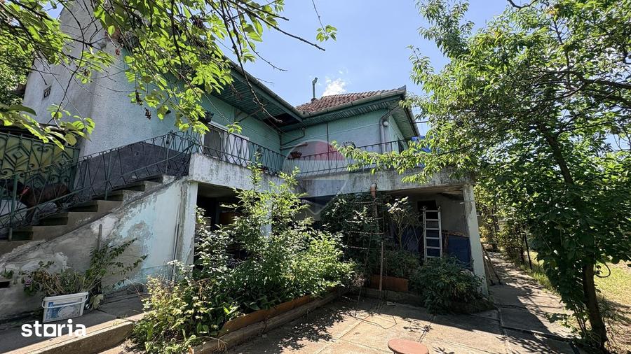 Casă cu 5 camere cu Teren 716 Mp în Central